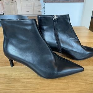 Alias Mae ankle boots